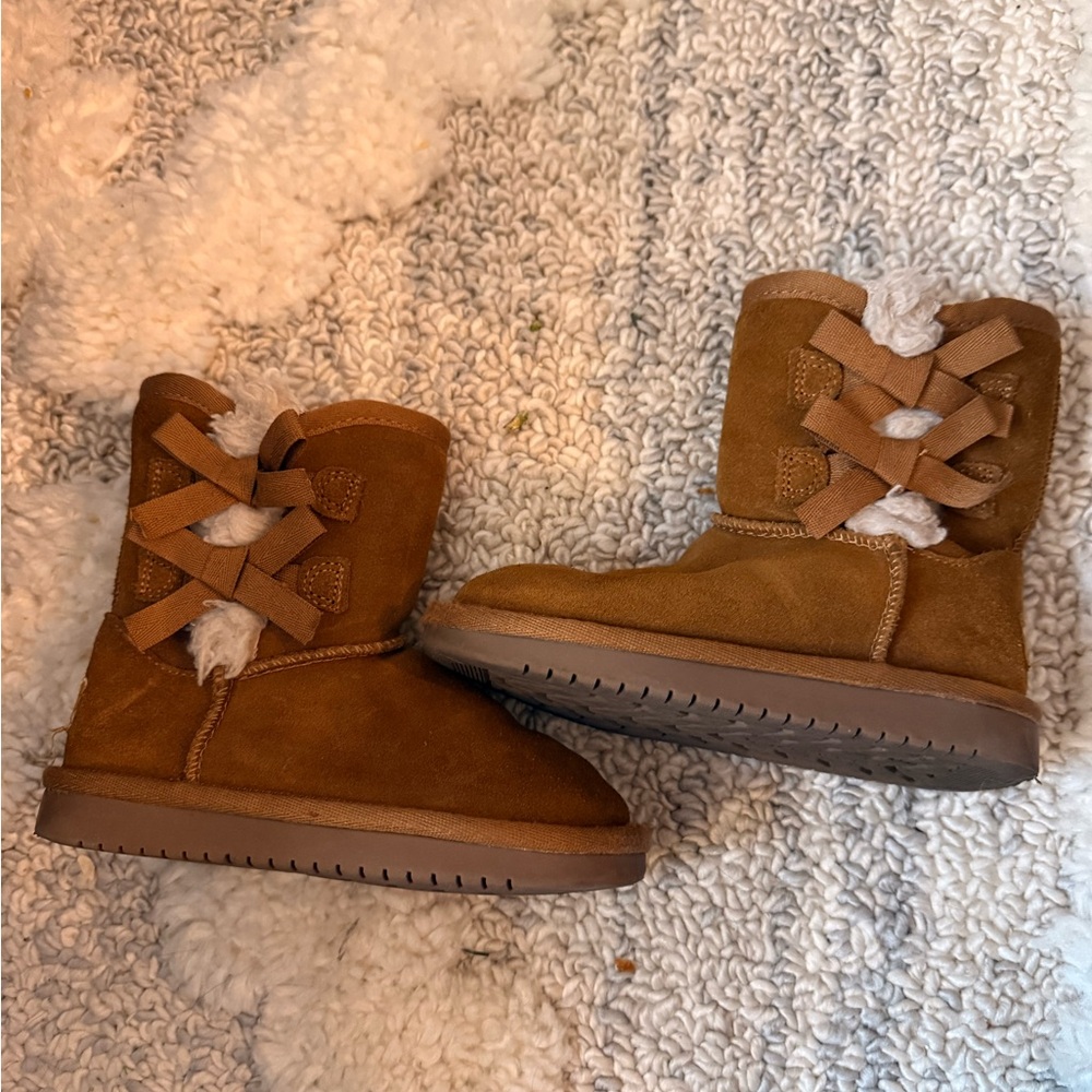 Koolaburra by Ugg Brown Suede Boots with Bow Detail kids size 10